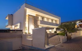 Villa Aurora-Holiday Home Apt3
